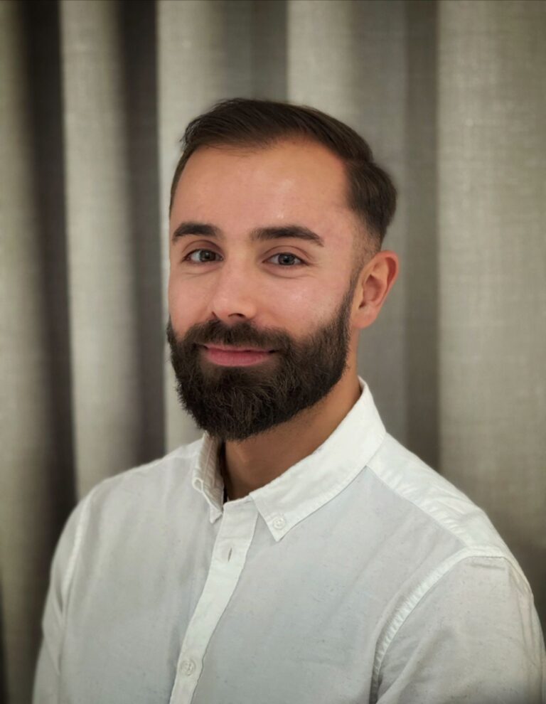 Porträtt av Shaian Shirvanpour